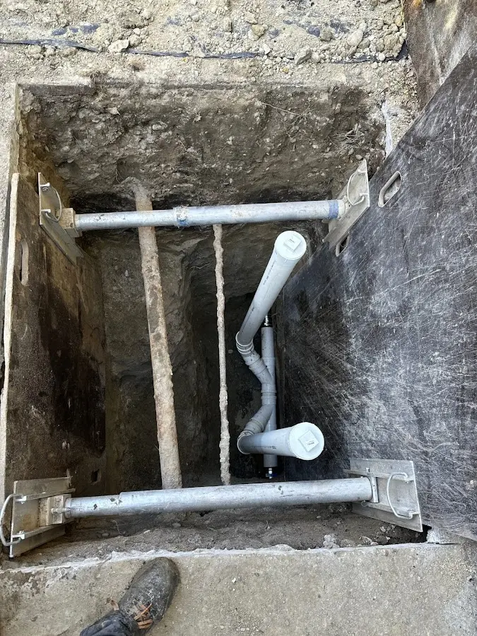 Experienced plumber completing Faucet Repair work in Kalaheo